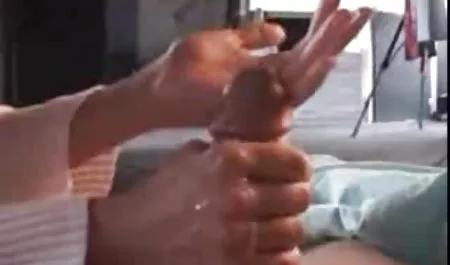 தேசி ஆண்ட்டி அழகான ஆபாச காலுறைகள் குளியல் பதிவு மற்றும் பேச இந்தி பகுதி 1
