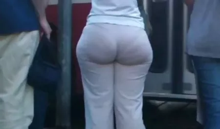 பாட்டி இளம் அழகான செக்ஸ்