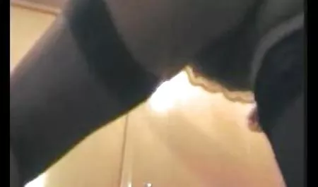 என்னை ஆபாச அழகான குஞ்சுகள் உறிஞ்சும் சேவல்